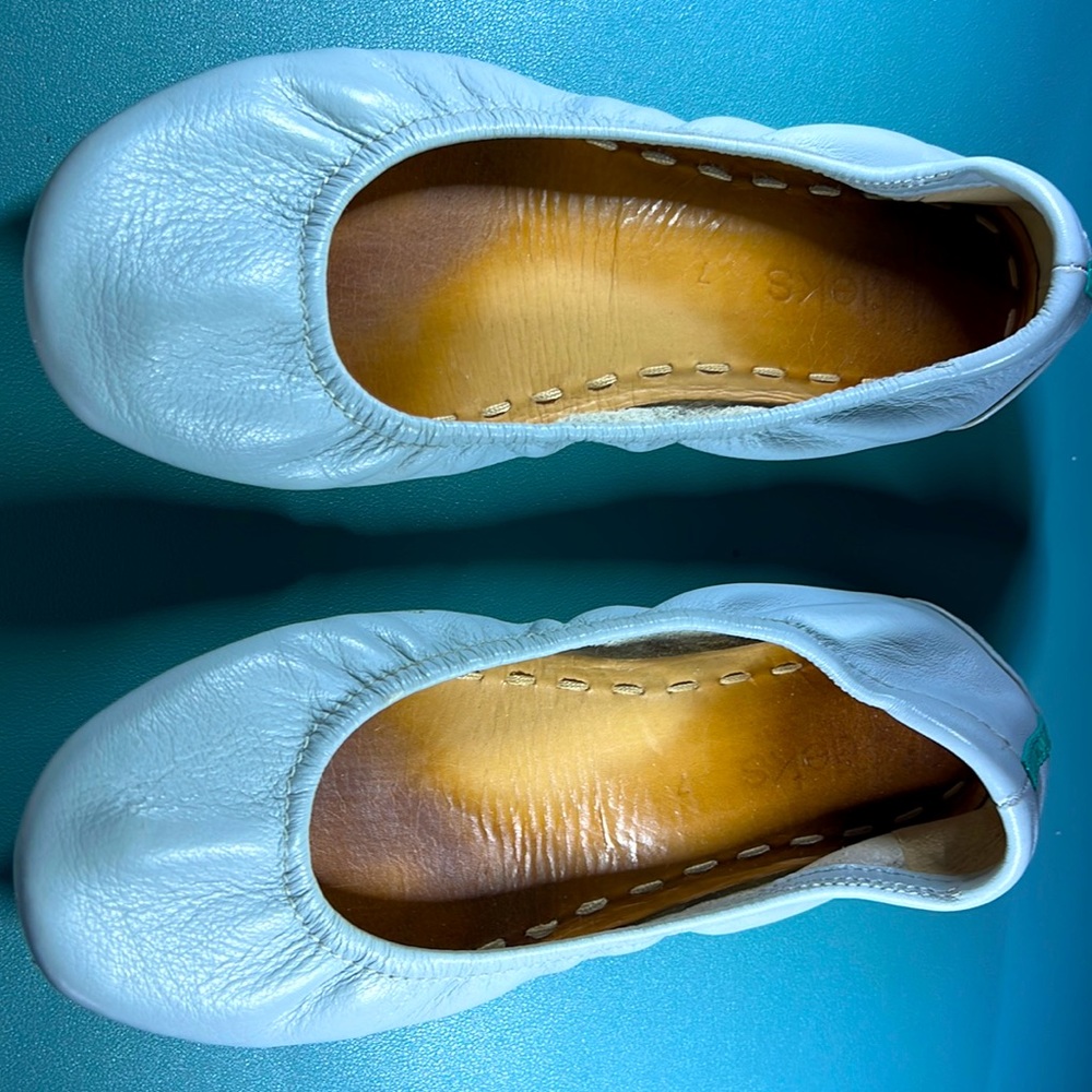 EUC Cool Grey Tieks